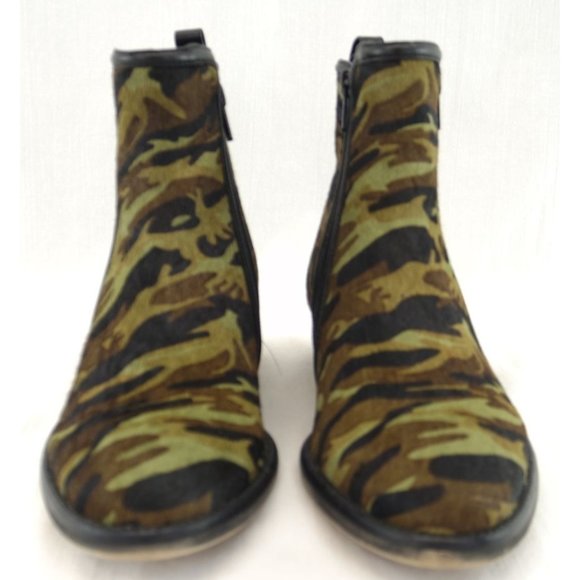EUC Women's Vaneli Camo Boots | Zipper, Size 7 1/2M - Picture 5 of 9